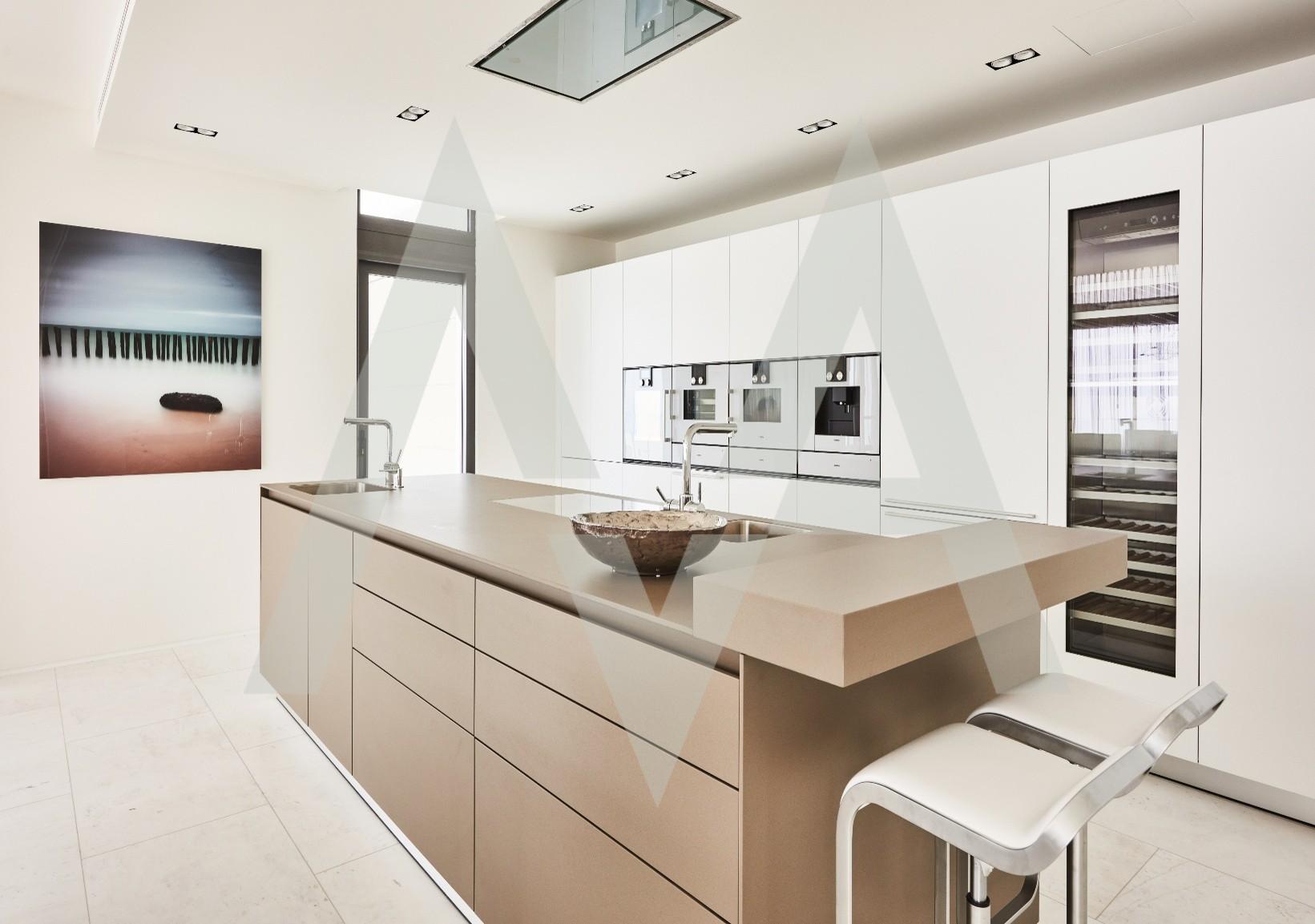 Click here to view more photos Click here to view more photos
