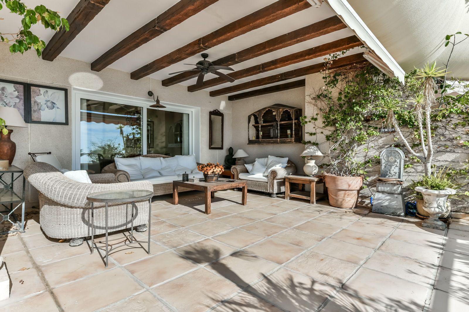 Click here to view more photos Click here to view more photos