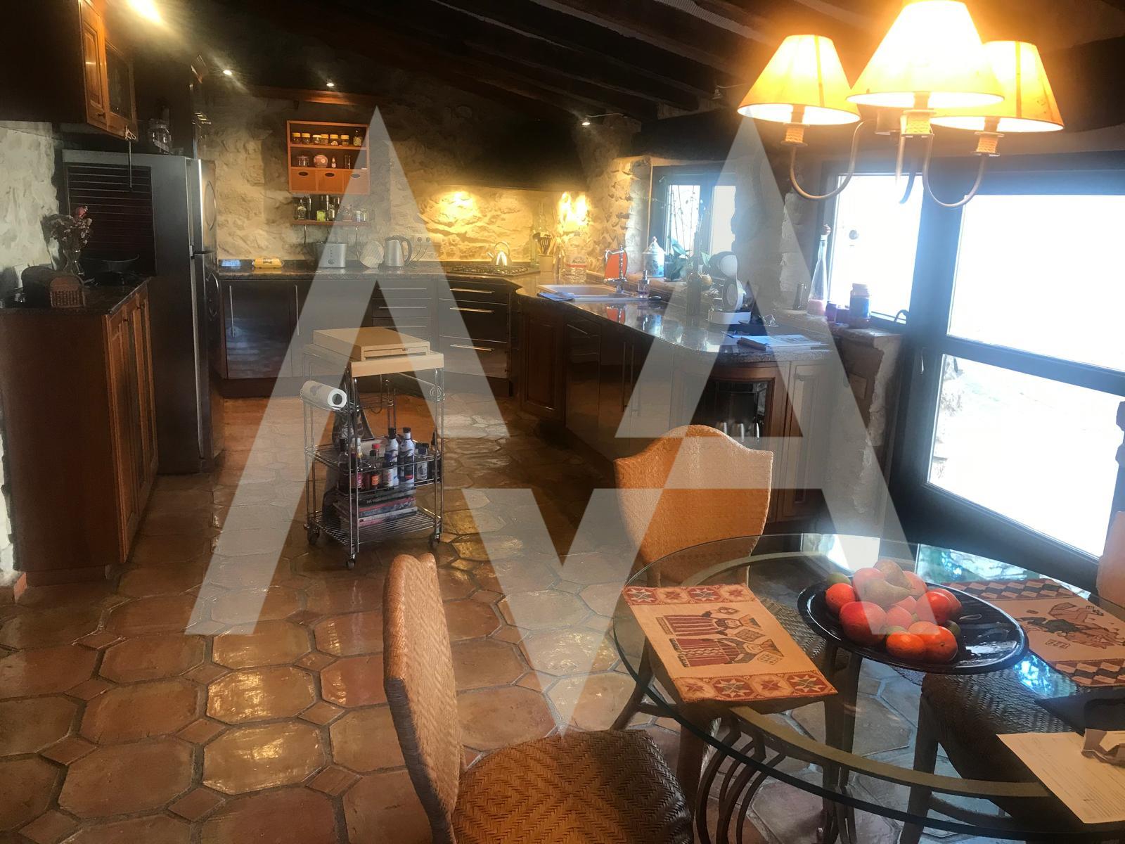 Click here to view more photos Click here to view more photos