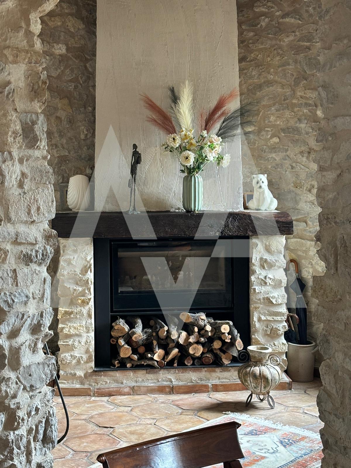 Click here to view more photos Click here to view more photos