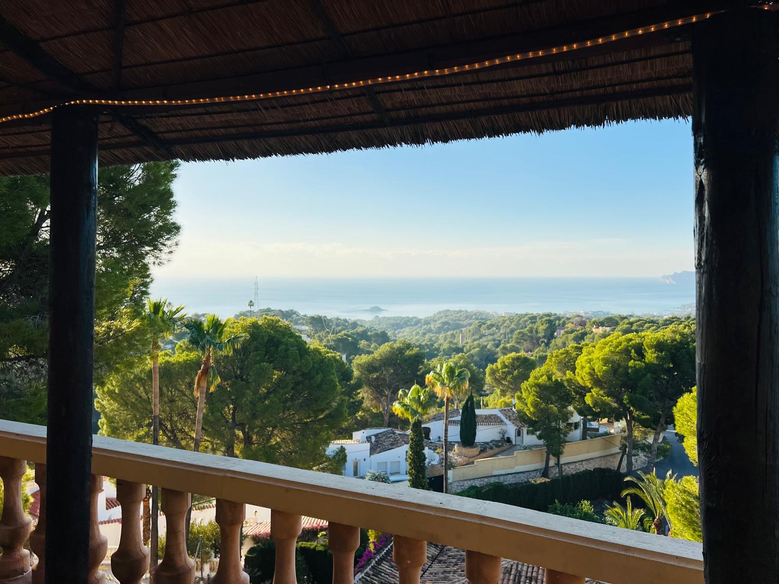 Click here to view more photos Click here to view more photos