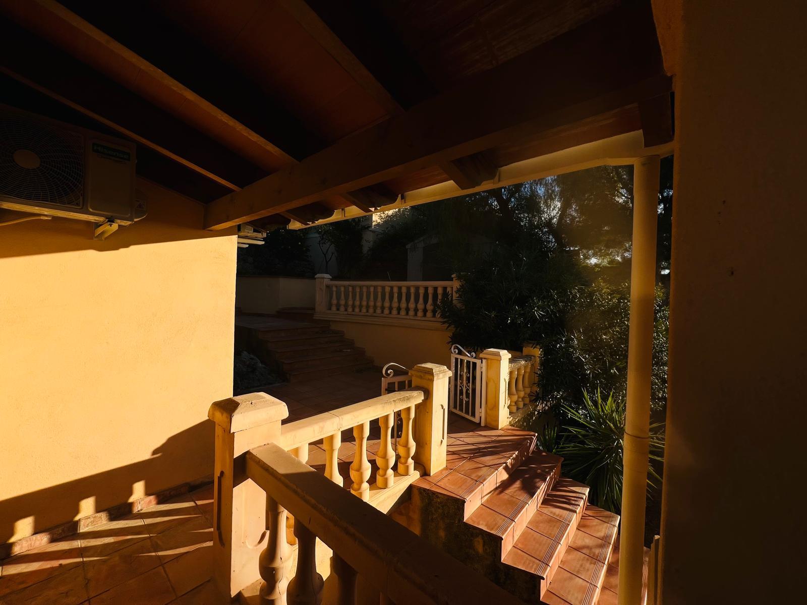 Click here to view more photos Click here to view more photos