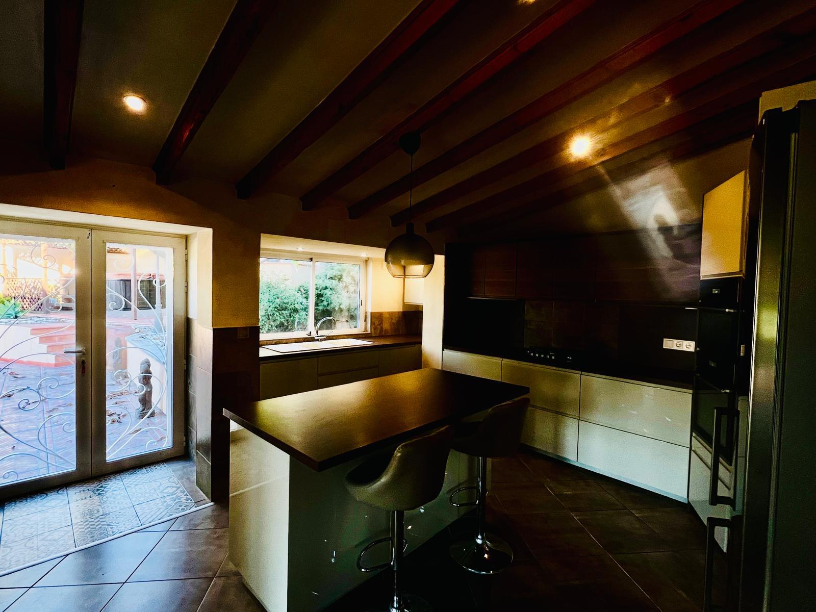 Click here to view more photos Click here to view more photos