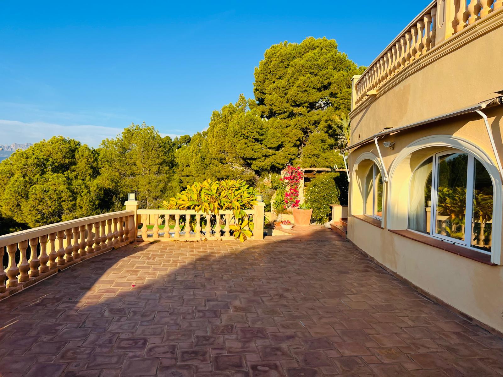 Click here to view more photos Click here to view more photos